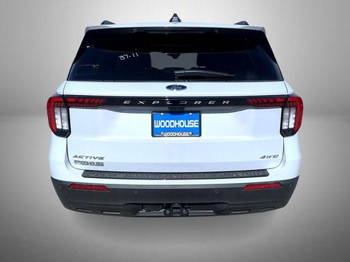 Space White Metallic 2026 Ford Explorer Active