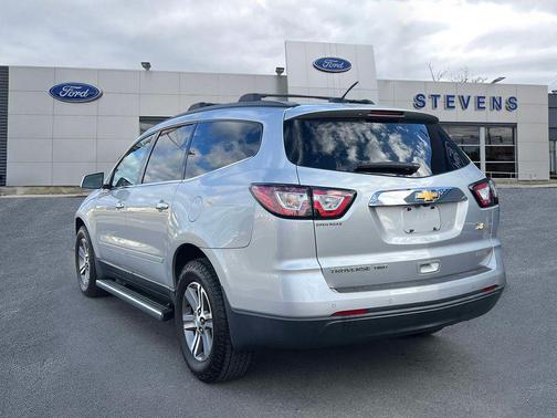 2017 Chevrolet Traverse 2LT