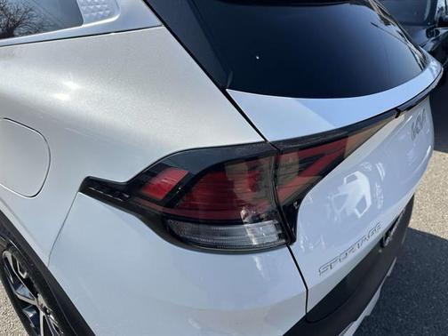 Snow White Pearl 2023 Kia Sportage Hybrid EX