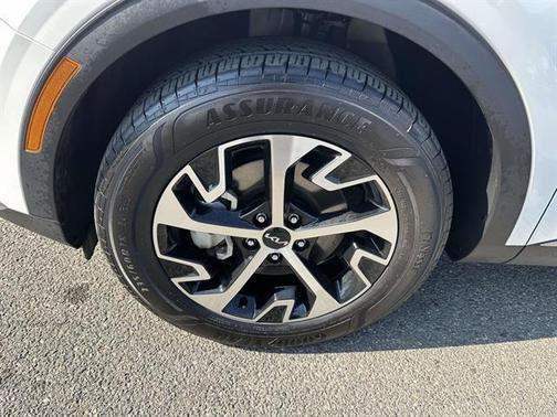 Snow White Pearl 2023 Kia Sportage Hybrid EX
