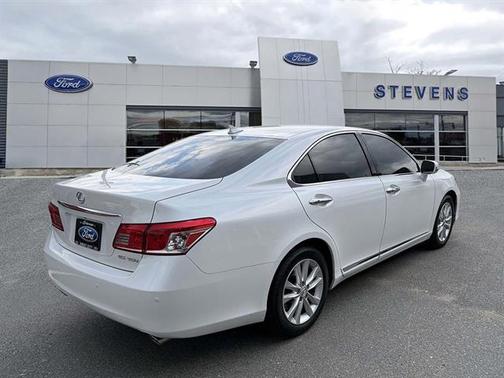 White 2011 Lexus ES 350 Base