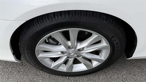White 2011 Lexus ES 350 Base