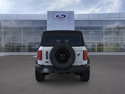 Oxford White 2026 Ford Bronco Outer Banks