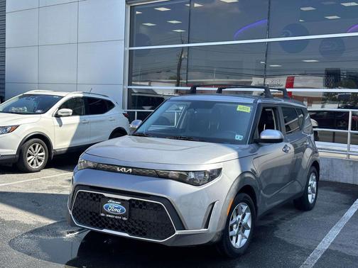 2023 Kia Soul LX