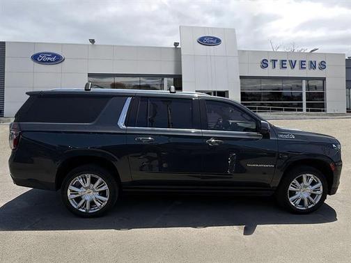 Satin Steel Metallic 2022 Chevrolet Suburban 4WD High Country