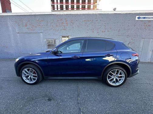 2018 Alfa Romeo Stelvio Ti Sport