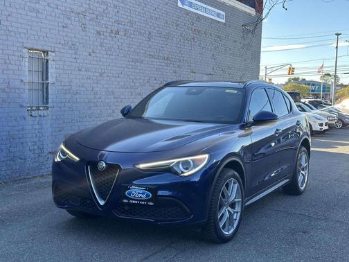 2018 Alfa Romeo Stelvio Ti Sport