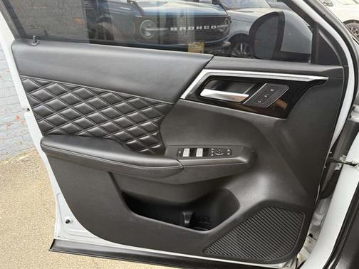 White Diamond 2022 Mitsubishi Outlander SEL Special Edition S-AWC