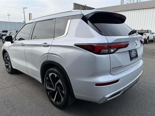 White Diamond 2022 Mitsubishi Outlander SEL Special Edition S-AWC