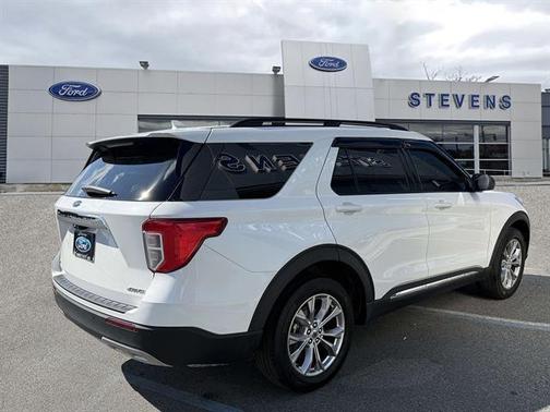 White 2024 Ford Explorer XLT
