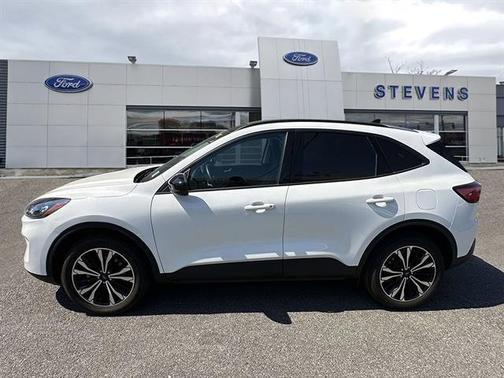 Star White Metallic Tri-Coat 2022 Ford Escape SEL