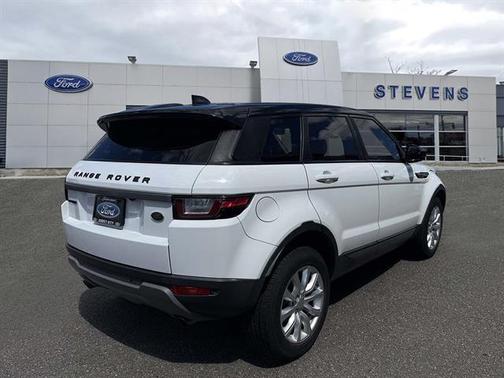 Fuji White 2017 Land Rover Range Rover Evoque SE