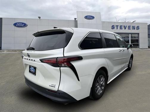 2021 Toyota Sienna XLE 7 Passenger
