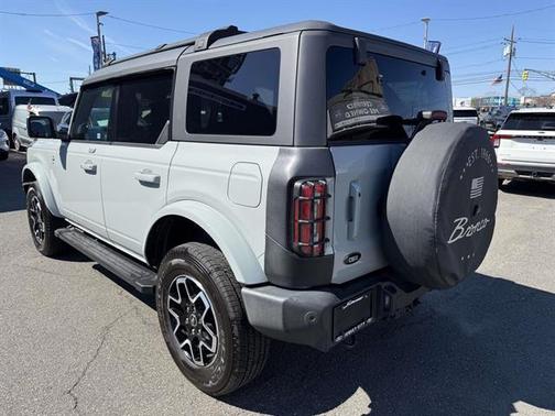 Cactus Gray 2022 Ford Bronco Outer Banks