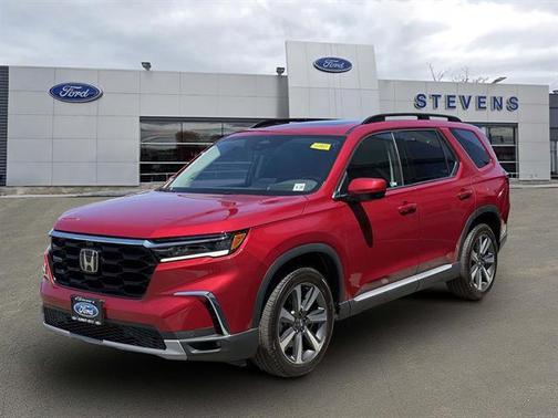 Radiant Red Metallic II 2025 Honda Pilot Elite