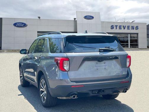 2022 Ford Explorer ST-Line