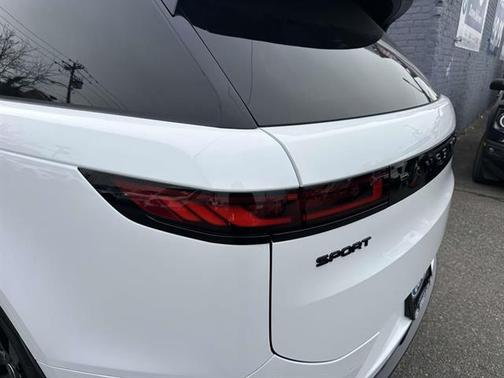 2024 Land Rover Range Rover Sport SE