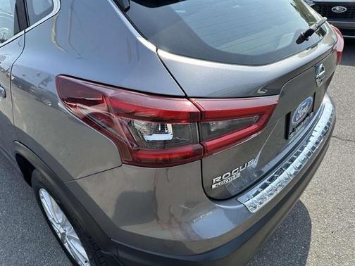 Gun Metallic 2020 Nissan Rogue Sport S