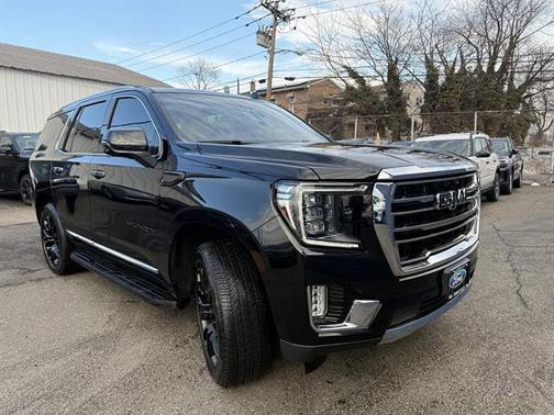 2023 GMC Yukon SLT