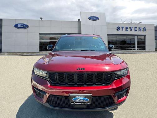 2022 Jeep Grand Cherokee Altitude