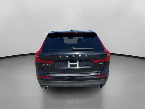 2021 Volvo XC60 T6 Momentum