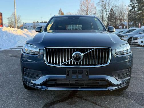 2020 Volvo XC90 T6 Momentum