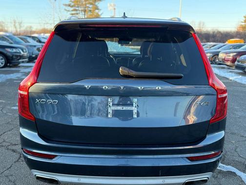 2020 Volvo XC90 T6 Momentum