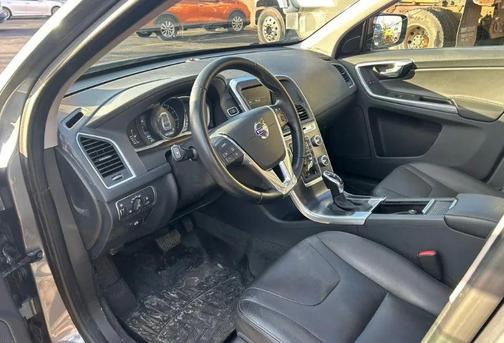 2016 Volvo XC60 T5 Premier