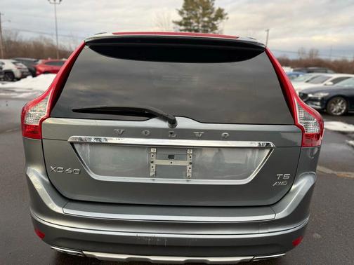 2016 Volvo XC60 T5 Premier