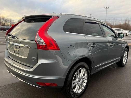 2016 Volvo XC60 T5 Premier