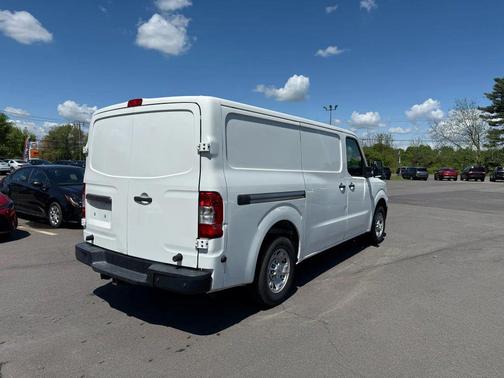 2016 Nissan NV Cargo NV2500 HD SV V8