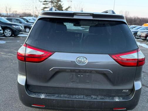 2019 Toyota Sienna Limited Premium