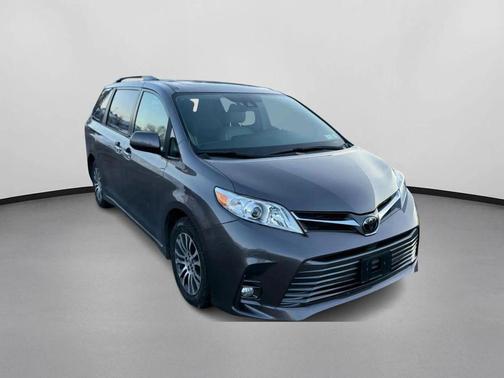 2019 Toyota Sienna Limited Premium