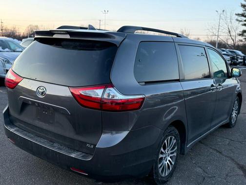 2019 Toyota Sienna Limited Premium