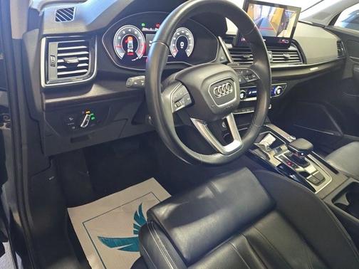 Mythos Black Metallic 2024 Audi Q5 45 S line Premium Plus