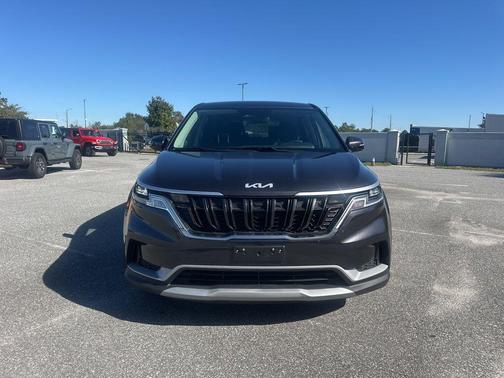 2024 Kia Carnival LX