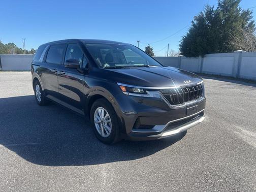 2024 Kia Carnival LX