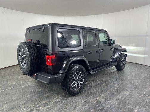 2024 Jeep Wrangler 4-Door Sahara