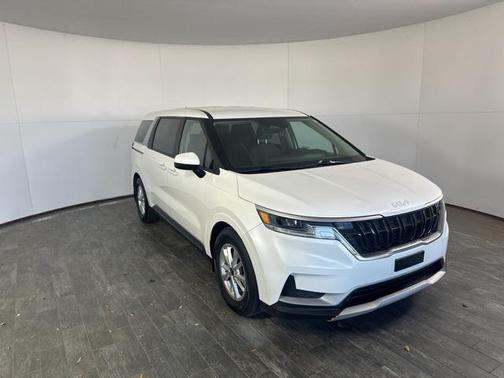 2022 Kia Carnival LX