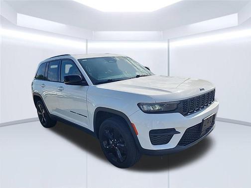 Bright White Clearcoat 2023 Jeep Grand Cherokee Altitude