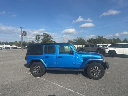 2024 Jeep Wrangler 4-Door Sahara