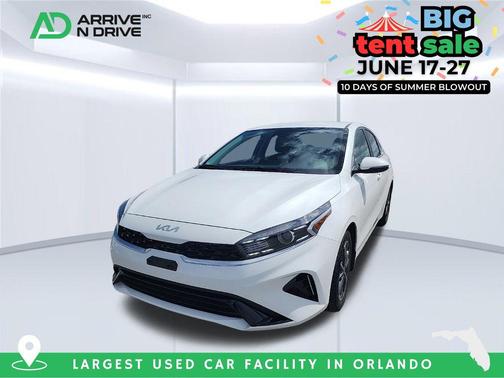 Clear White 2024 Kia Forte LXS