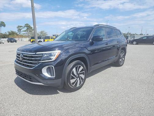 Deep Black Pearl 2025 Volkswagen Atlas 2.0T SE w/Technology