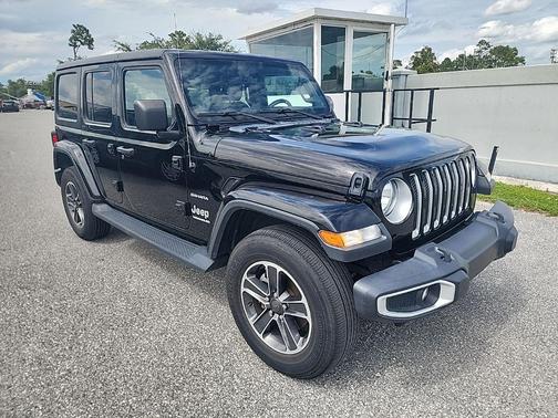 Black Clearcoat 2023 Jeep Wrangler 4-Door Sahara