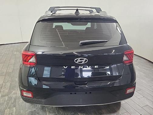 2022 Hyundai VENUE SEL