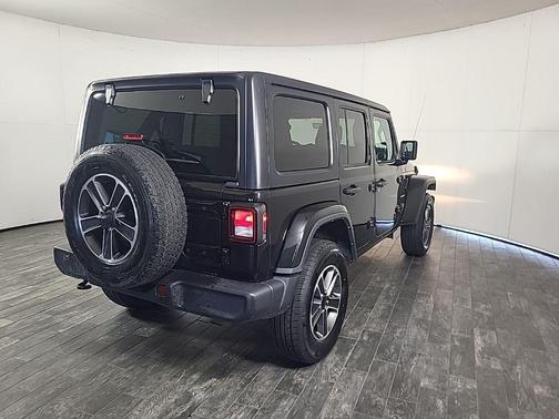 2023 Jeep Wrangler 4-Door Sahara