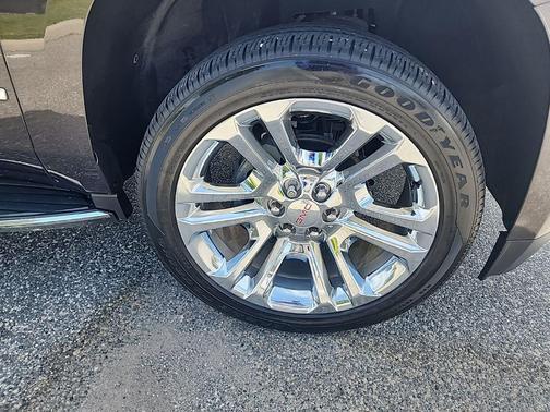 Iridium Metallic 2018 GMC Yukon Denali