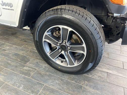 2023 Jeep Wrangler 4-Door Sahara