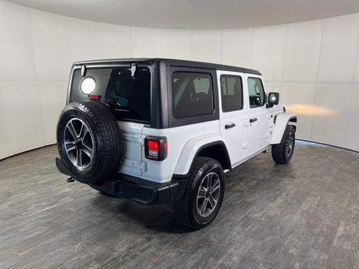 2023 Jeep Wrangler 4-Door Sahara
