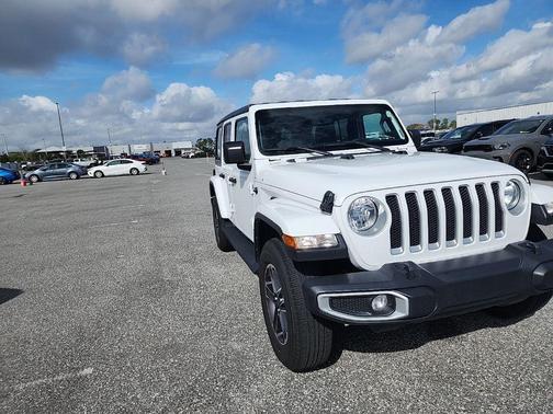 2023 Jeep Wrangler 4-Door Sahara